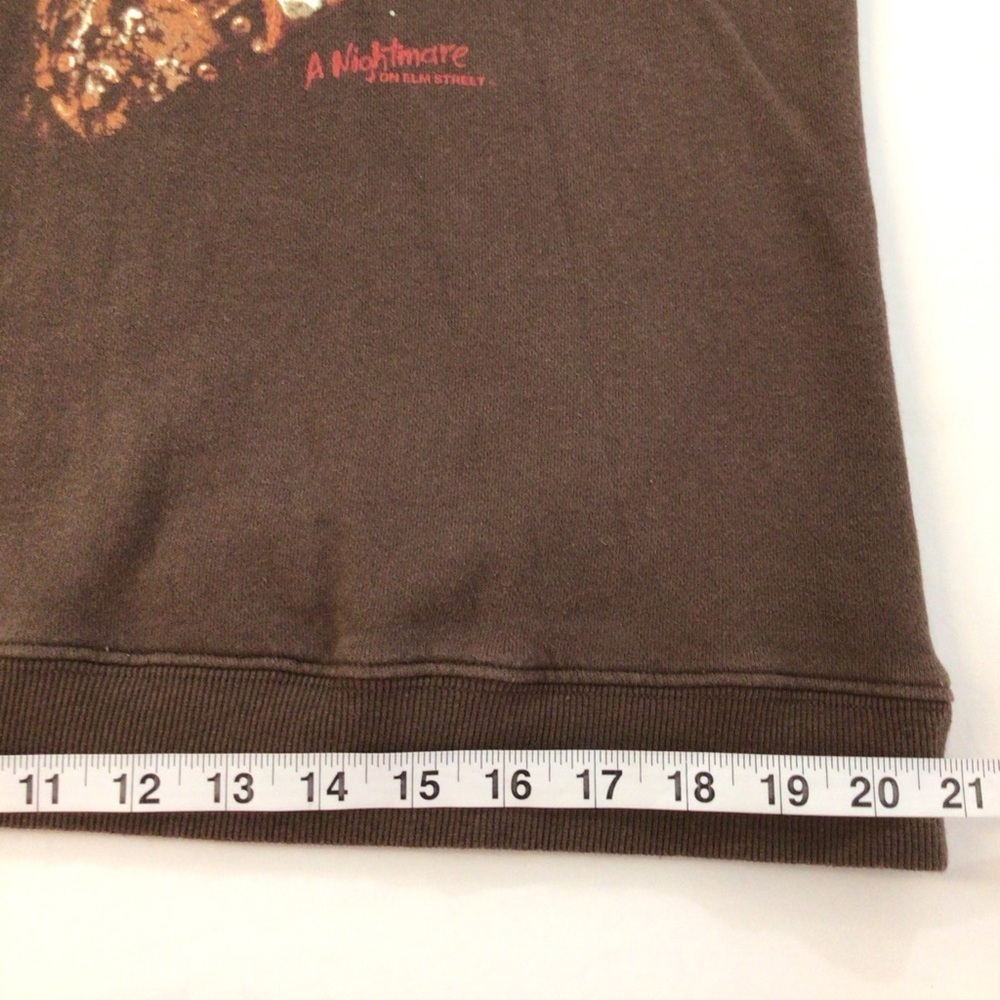 NWT A NIGHTMARE ON ELM STREET Brown Freddy Krueger Swrstshirt, Size Medium - Picture 5 of 16